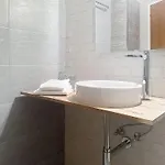 6p- Ski-in Ski-out- Parkplatz- Zentral- Wifi By Interhome