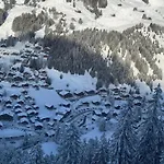 Appartement 6p- Ski-in Ski-out- Parkplatz- Zentral- Wifi By Interhome