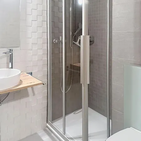 アパート 6p- Ski-in Ski-out- Parkplatz- Zentral- Wifi By Interhome