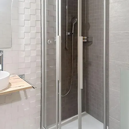 公寓 6p- Ski-in Ski-out- Parkplatz- Zentral- Wifi By Interhome *