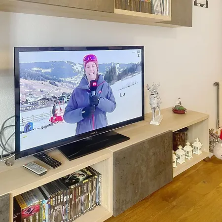 Apartment 6p- Ski-in Ski-out- Parkplatz- Zentral- Wifi By Interhome