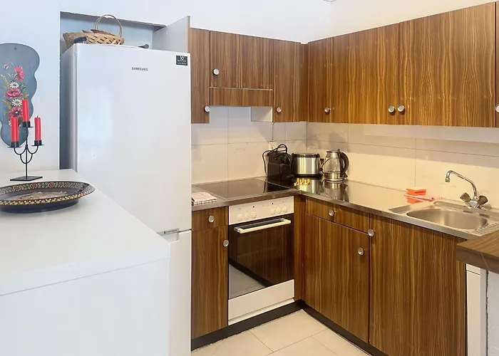 アパート 6p- Ski-in Ski-out- Parkplatz- Zentral- Wifi By Interhome *