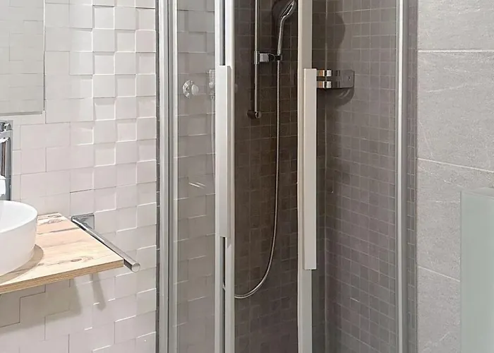 アパート 6p- Ski-in Ski-out- Parkplatz- Zentral- Wifi By Interhome *