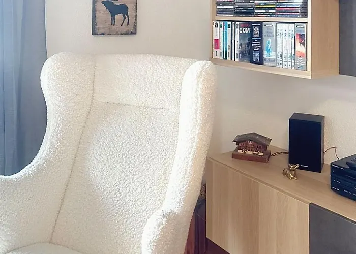 6p- Ski-in Ski-out- Parkplatz- Zentral- Wifi By Interhome