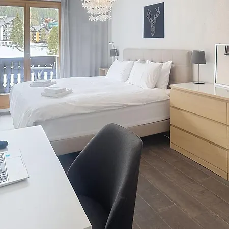 아파트 6p- Ski-in Ski-out- Parkplatz- Zentral- Wifi By Interhome *